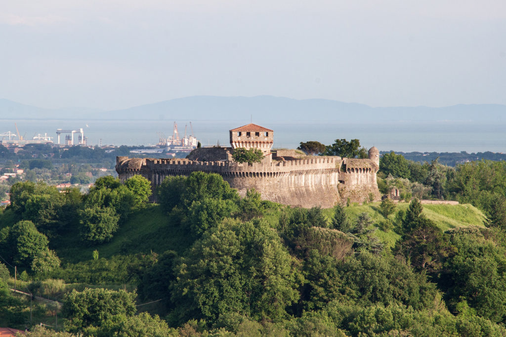 Fortezza di  Castruccio Castracani – Castello di Sarzanello